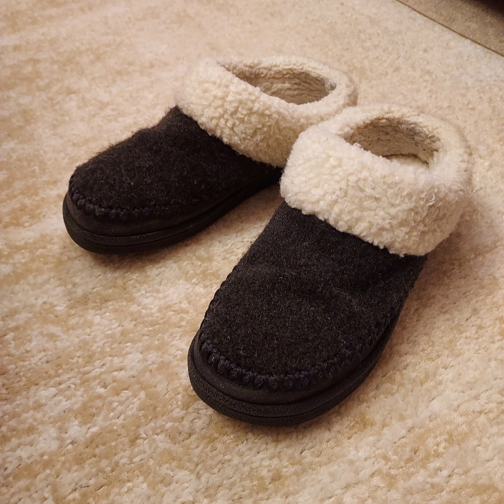 Appalachian Trail slip ons, women's size 6M